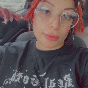 Meet your Posher, Cece